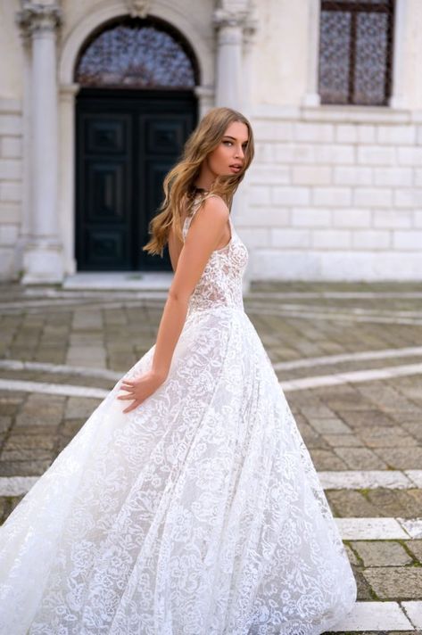 Bliss Monique Lhuillier Wedding Dresses Fall 2020 All over lace gown #weddingdress #weddingdresses Embellished Lace Wedding Dress, Natural Waist Wedding Dress, Wedding Dress And Shoes, Monique Lhuillier Lace, Unique Bridal Gowns, Monique Lhuillier Wedding Dress, Monique Lhuillier Wedding, Monique Lhuillier Bridal, Hilton Head Wedding