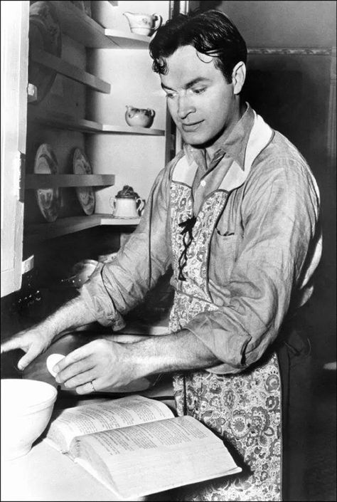 Young Bob Hope Bobs Pic, Hope Pictures, Oscar Academy Awards, Celebrity Recipes, Hope Photos, Bob Hope, Classic Movie Stars, Thanks For The Memories, Lemon Pie