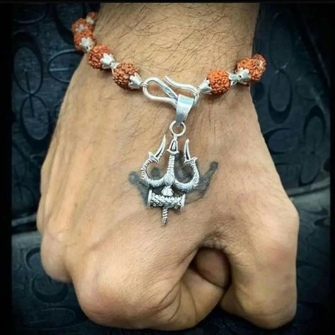 Rudraksha Bracelet Men Silver, Shiv Locket, Rudraksha Bracelet Men, Shiva Jewellery, Breslate Design, Gemstones Bracelets, Rudraksha Jewelry, Gold Pendants For Men, Rudraksha Bracelet