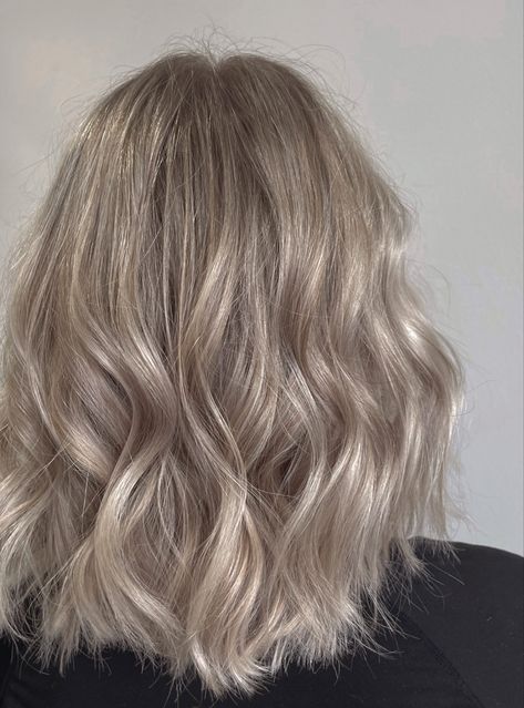 Rose Ash Blonde Hair, Cool Shades Of Blonde, Icy Blonde Babylights, Light Mushroom Blonde Hair, Mushroom Blonde Hair, Cool Tone Brown Hair, Mushroom Blonde, Ashy Blonde Hair, Blonde Babylights