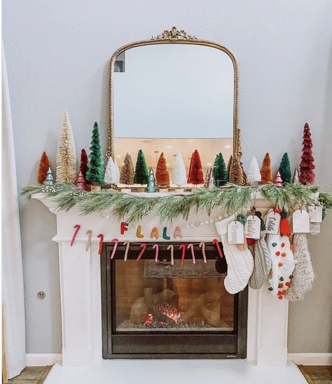 Mantle Christmas Decor Ideas, Christmas Fireplace Mantels, Mantel Decor Ideas, Holiday Mantle Decor, Holiday Mantle, Holiday Mantel, Christmas Mantle Decor, Vintage Holiday Decor, Merry Bright Christmas