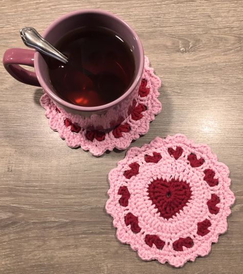 Crochet Cup Coaster, Coaster Projects, Amigurumi Gift, Sweet Hearts, Valentines Crochet, Kawaii Crochet, My Funny Valentine, Cup Coaster, Fun Crochet Projects