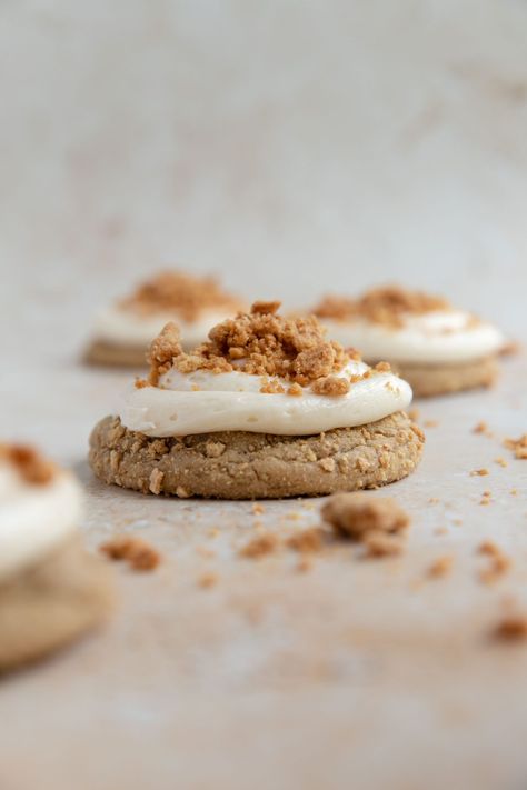 copycat crumbl new york cheesecake cookies - the palatable life The Palatable Life, Palatable Life, Ultimate Chocolate Chip Cookies, Graham Cracker Butter, Crumble Cookie Recipe, Brown Butter Chocolate Chip, Vanilla Cream Cheese Frosting, Pumpkin Snickerdoodles, Graham Cracker Cookies