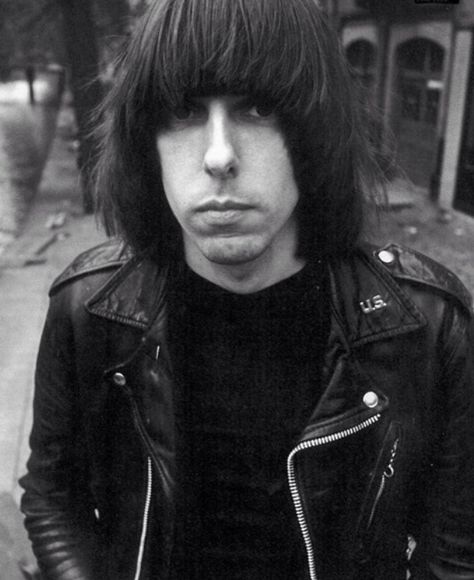 Johnny Ramone Johnny Ramone, Joey Ramone, Gabba Gabba, Iggy Pop, Estilo Rock, Punk Rock Bands, Me As A Girlfriend, Punk Bands, The Clash