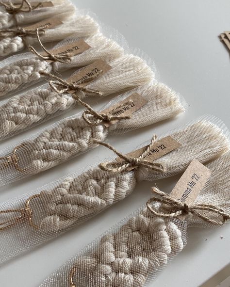 Macrame Keychain / Wedding Favor / Unique Wedding Gifts / Baby Shower Favors / Gifts Boho Macrame Keychain, Shower Favors Bridal, Party Favors Baby Shower, Bulk Gifts, Favors Baby Shower, Macrame Keychain, Boho Bridesmaid, Wedding Party Gift, Boho Macrame