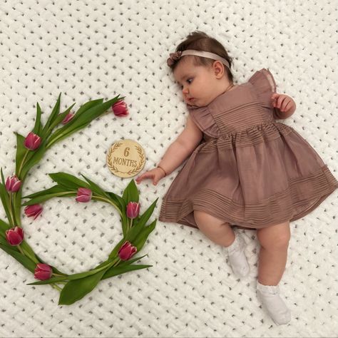 Spring Baby Monthly Pictures, 6 Month Spring Photoshoot, Tulip Baby Photoshoot, Tulip Maternity Photoshoot, Baby 6 Month Photoshoot, Baby Girl Monthly Photoshoots, Baby Tulip Pictures, 8 Month Baby Photoshoot February, 2 Month Baby