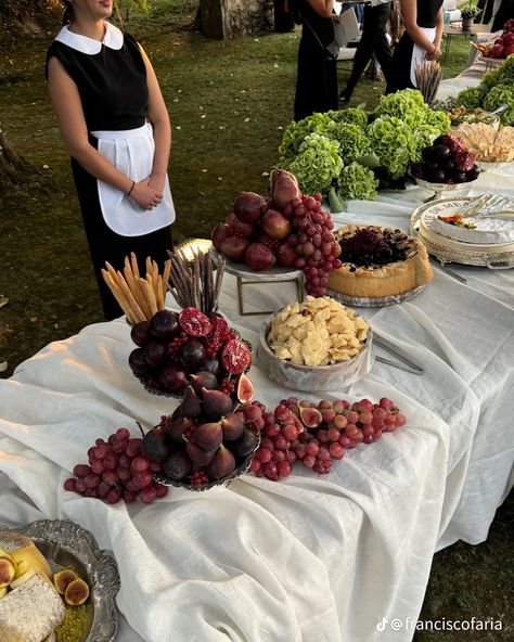 Fruit Salad Wedding, Fall Fruit Wedding Decor, Fruit On Table Wedding, Pomegranate Wedding Decor, Appetizer Table Display Wedding, Food Spread Table, Grape Wedding Theme, Wedding Fruit Displays, Fruit Display Tables