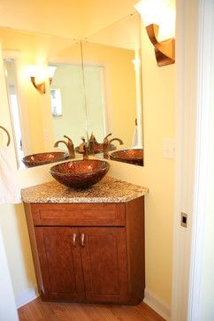 Corner Mirror Ideas, Corner Vanity Ideas, Corner Vanity Bathroom, Vanity Pictures, Corner Bathroom Mirror, Vanity Design Ideas, Vanities Ideas, Corner Bathroom Cabinet, Corner Bathroom Vanity