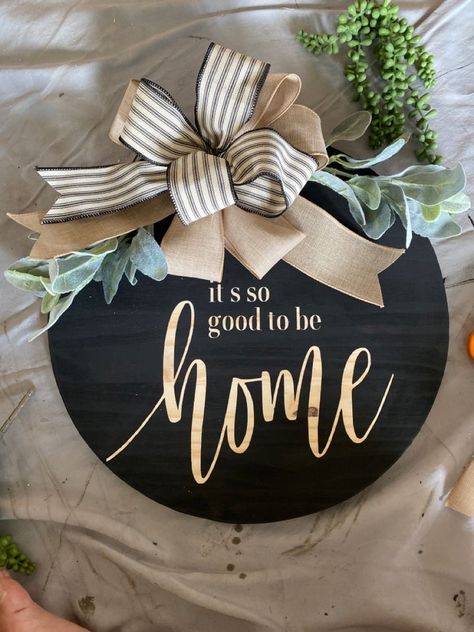 Wreath For January, Door Rounds, Circle Signs, Circle Door, Shabby Chic Signs, Cricut Signs, Welcome Signs Front Door, Wooden Door Sign, Round Signs