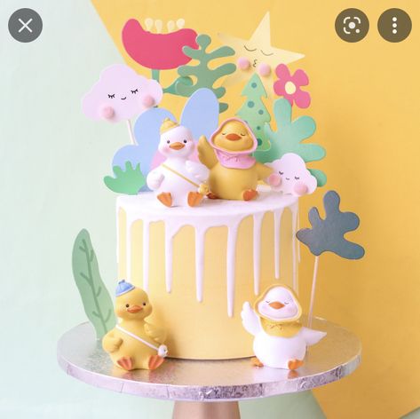 Duck Cake Topper, Animal Theme Birthday, Duck Cake, School Cake, Duck Birthday, Birthday Party Desserts, Yellow Party, Birthday Party Theme Decorations, Forest Cake