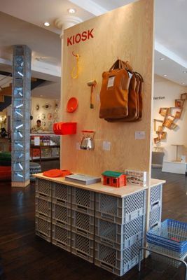 Shop In Shop Design Retail, Retail Product Display, Booth Decor, Retail Inspiration, Store Interiors, Milk Crates, Exhibition Display, Space Interiors, Retail Interior