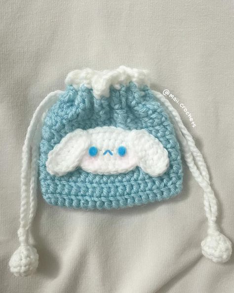 ૮꒰ ˶• ༝ •˶꒱ა ♡ my cinnamoroll pouch test for @kwochet.studio 🩵Here’s my test for the lovely @kwochet.studio’s cinnamoroll mini drawstring bag! Making this pouch is an absolute must! ( I made it for my sister to store her little trinkets😋) It is so cute and easy to make so go check it out now!!!!!😸 /)/) ( . .) ( づ♡ ᯓ ᡣ𐭩 pattern by: @kwochet.studio ˚₊· ͟͟͞➳❥ #crochet #crochetlove #crochetersofinstagram #crocheter #crochetbunny #crochetinspiration #crocheting #crochetplushie #crochetamig... Plushies Bunny, Crochet Cinnamoroll, Drawstring Pouch Crochet, Mini Drawstring Bag, Little Trinkets, Cinnamoroll Sanrio, Crochet Things, Plush Pattern, Bunny Plush