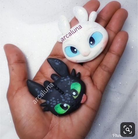 Toothless Polymer Clay, Disney Polymer Clay, Polymer Clay Owl, Clay Dragon, Polymer Clay Jewelry Diy, Polymer Clay Animals, Cute Polymer Clay, Clay Animals, Clay Jewelry Diy