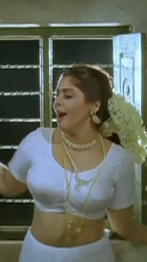 Bold Glamour, Blouse Pictures, 90s Actresses, Hot Blouse, Actress Hot Pics, Actress Pics, Indian Actress Hot Pics, Beautiful Smile Women, Girl Body