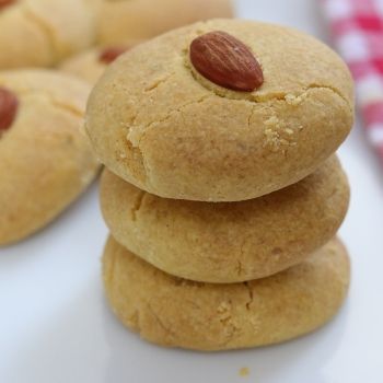 Besan Nankhatai | Eggless Indian Cookies Recipe by Suhan Mahajan on Plattershare Besan Nankhatai Recipe, Food Easy Healthy, Cookies Recipes Indian, Nan Khatai, Kitchen Knowledge, Indian Cookies, Bake Healthy, Recipes From Around The World, Non Veg