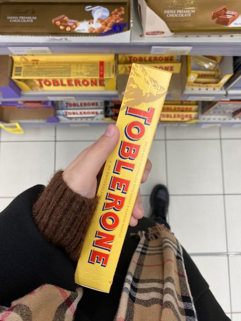 Toblerone Aesthetic, Chocolate Toblerone, Toblerone Chocolate, Food Boards, Premium Chocolate, Healthy Sweets Recipes, Chocolate Treats, Healthy Sweets, Candy Shop