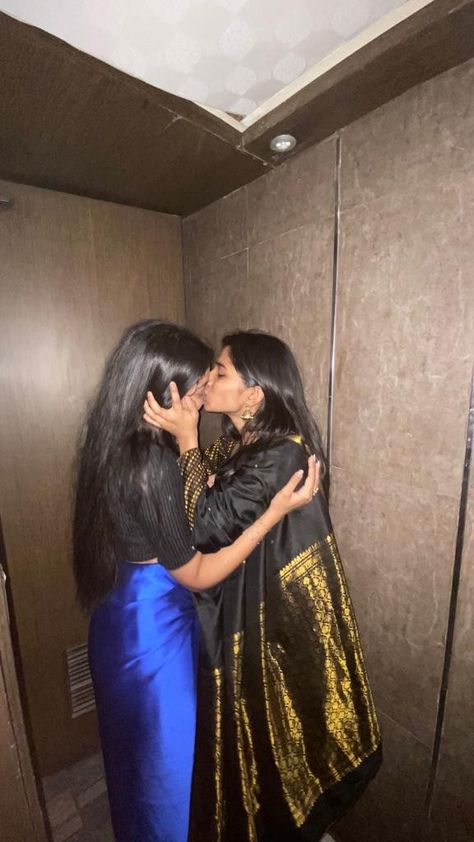 Kissing Under My Saree India, Rich Cars, Carpet Outfits, Arabian Women, Red Carpet Outfits, Video X, Cute Couple Poses, Suit Pant, Cute Couples Kissing