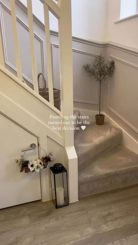 Stair Panelling, Wall Paneling Makeover, Staircase Paneling, Stairs And Hallway Ideas, Panelling Design, Stairs Cladding, Diy Staircase Makeover, Stair Paneling, Staircase Interior Design