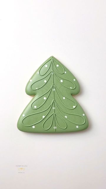 Royal Icing Christmas Tree, Macaroon Packaging, Royal Iced Cookies, Christmas Cookies Decorated, Little Designs, Iced Cookies, Sugar Art, Custom Cookies, Macaroons