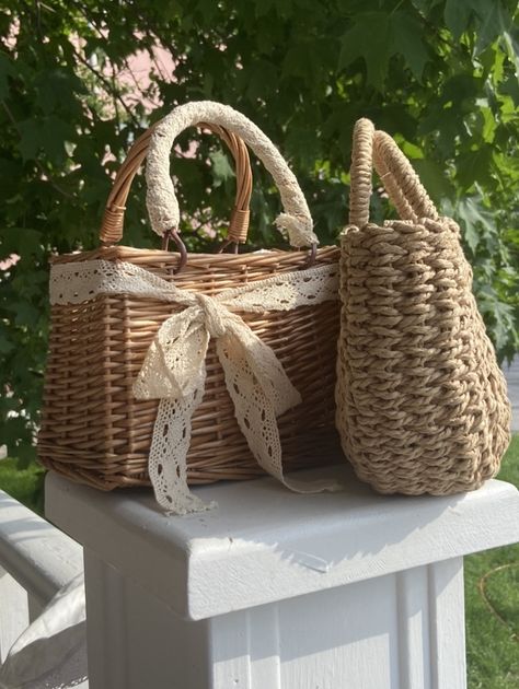 #cottagecore Cottage Core Essentials, Cottagecore Bag Aesthetic, Cottage Core Basket, Cottagecore Crochet Handbags, Cottagecore Bag, Basket Bags, Basket Bag, Cottage Core, Cottage