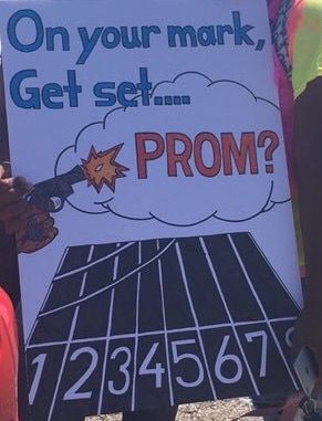 Track promposal Track Hoco Poster Ideas, Cross Country Prom Proposal, Track And Field Hoco Proposal, Promposal Ideas Track And Field, Hoco Proposals Ideas Track, Track Themed Promposal, Track Prom Proposal Ideas, Track Promposals, Track Hoco Proposals