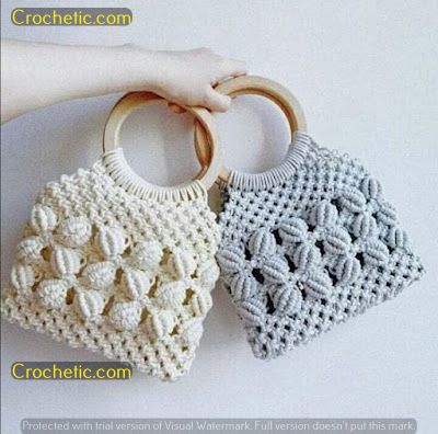 "Effortlessly Chic: Modern Crochet Fashion for the City"Chic Comfort: Cozy and Stylish Modern Crochet" Tas Macrame, Crochet Bag Ideas, Crochet Small Bag, Free Crochet Purse Patterns, Macrame Clutch, Crochet Purse Pattern Free, Handmade Crochet Bags, Crochet Clothing And Accessories, Crochet Handbags Patterns