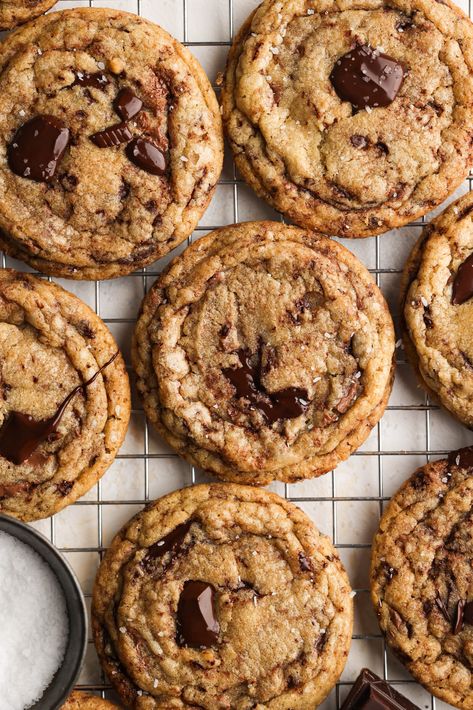 Soft & Chewy Brown Butter Chocolate Chip Cookies Sturbridge Bakery, Baking Aesthetic, Brown Butter Chocolate Chip, Brown Butter Cookies, Brown Butter Chocolate Chip Cookies, Cookie Spread, Choc Chip Cookies, Butter Cookies Recipe, Gourmet Cookies