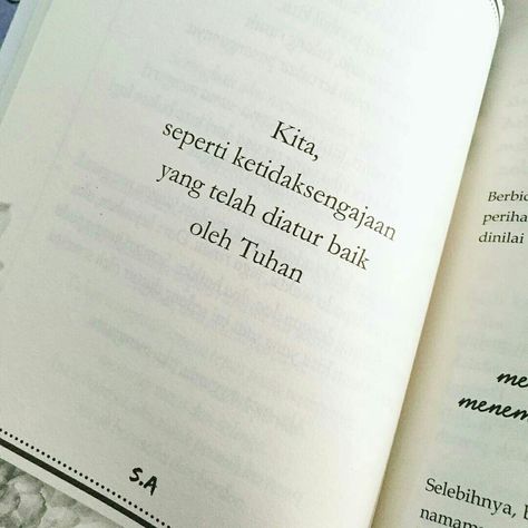 Ketika kamu telah mendapatkan cintamu, percayalah bahwa usahamu telah direstui alam semesta. Alam semesta telah merajut dan mendekatkan cintamu dan cintanya. Dengan mencintainya, kamu akan tahu bahwa ada rasa dihatimu yang harus kamu jaga. Karena hanya cintalah yang tidak bisa mati dan berubah didunia ini. Apapun yang kamu dapatkan dari cinta, apapun perubahan pasanganmu hari ini, tetaplah buat ia bahagia memilikimu. Buatlah ia tetap pada rasa syukurnya bahwa Tuhan mendatangkanmu padanya. Cinta Quotes, Simple Quotes, Quotes From Novels, Quotes Indonesia, Tumblr Quotes, Strong Quotes, Text Quotes, All Quotes, Poem Quotes