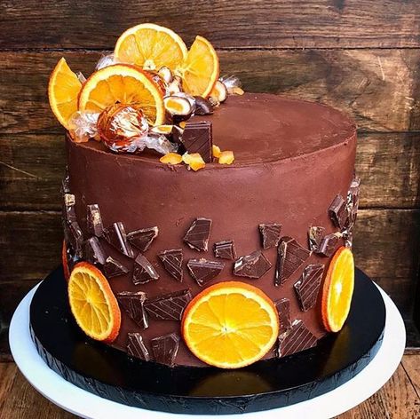 Good Morning Chocolate, Orange Cake Decoration, Chocolate Sponge Cake Recipe, Chocolate Orange Cake, Cheesecake Frosting, Drink Gin, Whiskey Cake, Sponge Cake Recipe, Orange Chocolate Cake