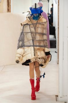 Maison Margiela Runway, Margiela Runway, Winter 23, Archive Fashion, Girl Fits, Fashion People, John Galliano, Fall 2018, Couture Collection