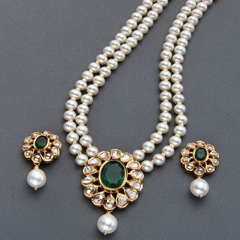 Pearl Kundan Necklace, Gold Pearl Jewelry, Pearl Necklace Designs, Gold Pendant Jewelry, Wedding Jewellery Collection, Pearl Jewelry Necklace, Tiffany Jewelry, Gold Jewelry Necklace, Gold Jewellery Design Necklaces