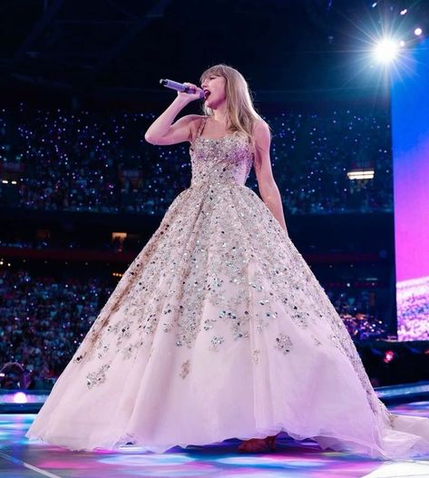 champagne dress for speak now!! #speaknowera #theerastour Speak Now Dress, Enchanted Dress, Taylor Swift Speak Now, Swift Tour, Champagne Dress, Taylor Swift The Eras Tour, Taylor Swift Outfits, Speak Now, Taylor Swift Hair