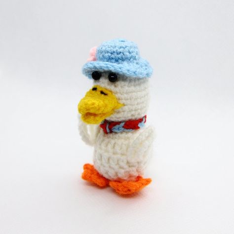 Free Mini Amigurumi Patterns — Pocket Yarnlings Crochet Amigurumi Duck, Easy Crochet Amigurumi, Duck Crochet, Crochet Giraffe Pattern, Crochet Duck, Duck Pattern, Owl Crochet Patterns, Small Pink Flowers, Single Crochet Decrease