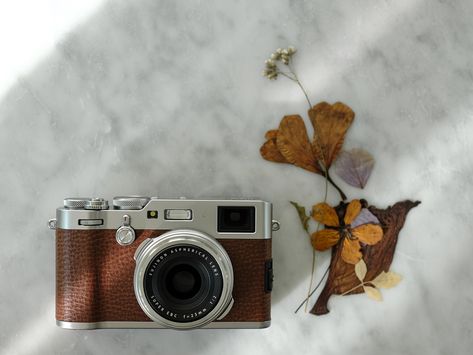 This is the new Fujifilm X100F Brown camera | Photo Rumors Brown Camera Aesthetic, Vintage Camera Photography, Fujifilm Camera Aesthetic, Photos Of Cameras, Camera Icon Aesthetic, Camera Aesthetic Vintage, Vintage Camera Aesthetic, Brown Camera, Fujifilm X100v