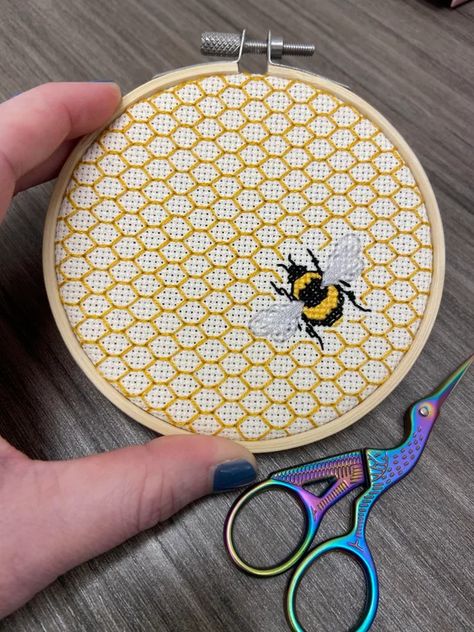 [FO] little bee and honeycomb from DominionSisters on Etsy. Quick and fun stitch! : CrossStitch Tiny Cross Stitch, Blackwork Embroidery, Bee Embroidery, Small Cross Stitch, Pola Kristik, Mini Cross Stitch, Cross Stitch Cards, Sewing Embroidery Designs, Simple Cross Stitch