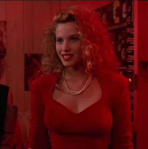 Heathers The Movie, Heathers Costume, Heathers 1988, Red Characters, Shut Up Heather, Kim Walker, Heathers Musical, Heathers Movie, The Heathers