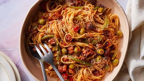 Espaguetis Dominicanos (Dominican Spaghetti) Recipe | Vanessa Mota | Food Network Dominican Spaghetti, Dominican Recipes, Soy Allergy, Beef Casseroles, Spanish Table, Spanish Foods, Best Spaghetti, Spaghetti Recipe, Spanish Dishes