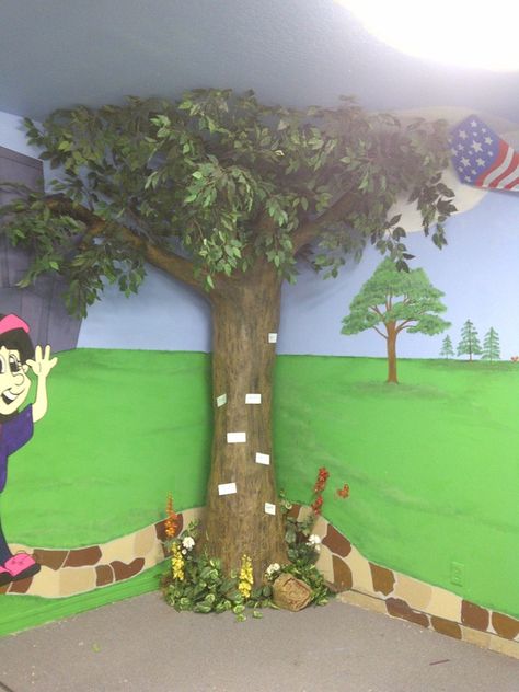 Paper Tree Classroom, Childrens Ministry Decor, Paper Mache Tree, Kids Church Rooms, Classroom Tree, Sunday School Rooms, Preschool Rooms, 3d Tree, Church Nursery