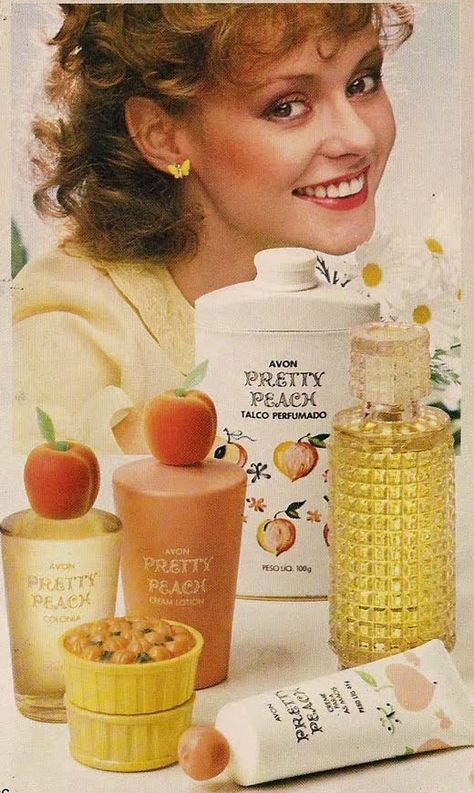 Perfume Vintage, Avon Perfume, Childhood Memories 70s, Retro Beauty, Vintage Cosmetics, Vintage Memory, Childhood Toys, Vintage Perfume, Vintage Avon