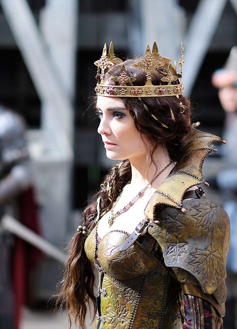 Mallory Jansen in ‘Galavant’ (2015). x Mallory Jansen, King Richard, Warrior Queen, Medieval Clothing, Fantasy Costumes, Movie Costumes, 판타지 아트, Story Inspiration, Medieval Fantasy