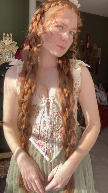 Fairies Hairstyles, Elaborate Braids, Faerie Hair, Fantasy Hairstyle, Chain Link Braid, Elf Oc, Fenugreek For Hair, Braids Inspiration, Coronation Robes