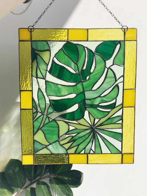 Plant Suncatcher, Window Wall Hanging, Glass Painting Patterns, Spring Window, Glass Painting Designs, Tiffany Stained Glass, Stained Glass Suncatchers, Stained Glass Flowers, Stained Glass Diy