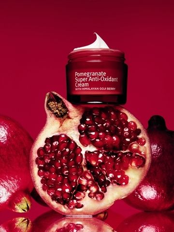 Pomegranate Poster, Ingredients Photography, Photography Set Up, Happy Jar, Bottle Drawing, Beauty Planet, Dessert In A Jar, Skincare Packaging, Cosmetics Photography