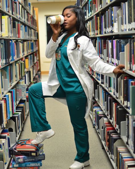 FAMU nursing graduation shoot in the library. Nursing School Graduation Pictures, Nursing Pictures, Nurse Pics, Nurse Graduation Cap, The Last Ride, Nursing Graduation Pictures, Nurse Photos, College Graduation Photoshoot, Nurse Aesthetic