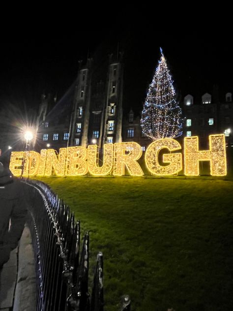 Edinburgh Xmas Market, Edinburgh At Christmas, Christmas Edinburgh, Happy Hogmanay, Edinburgh Trip, Edinburgh Christmas Market, Scottish Winter, Trip Video, Festive Aesthetic