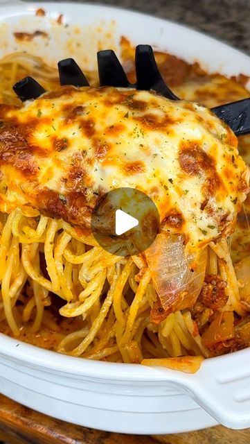 White Spaghetti Recipe, Million Dollar Spaghetti, Alfredo Sauce Recipe, Baked Spaghetti, Chicken Pizza, Alfredo Sauce, Spaghetti Recipes, Spaghetti Sauce, Smoked Paprika