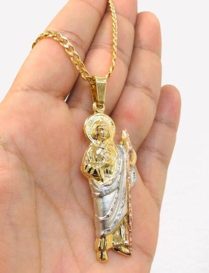 San Judas Necklace Pendant 2.5x1" / Mens Necklace 24" / Gold Filled Necklace/ Saint Jude Pendant/ Cadena y Dije de San Judas en Oro Laminado by Ciscojewlery on Etsy Saint Jude, Catholic Necklace, Mens Necklace, Gold Filled Necklace, Men's Necklace, Cuban Link Chain, Cuban Link, Gold Filled Chain, Chain Styles