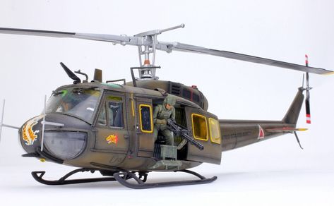 Vietnam Tank, Huey Helicopter, Model Diorama, Helicopter Pilots, Game Rules, Level 5, Aviation History, Model Aircraft, Top Game