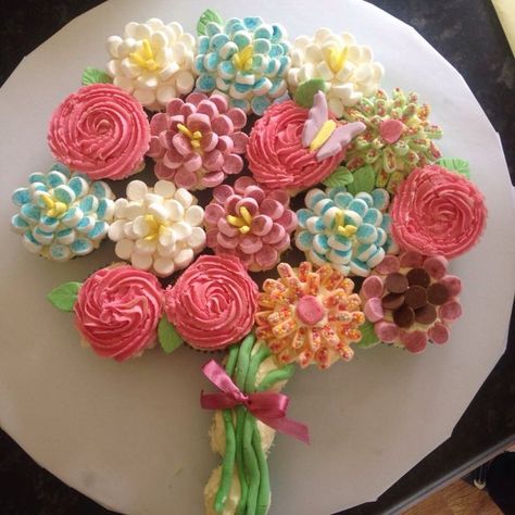 Cupcakes For 90th Birthday Party, Cupcakes 60th Birthday Women, Mom Birthday Cupcakes, 80th Birthday Cupcake Cake, Mom Birthday Cupcakes Ideas, 75 Birthday Cupcakes, Cupcakes For 80th Birthday, 70 Birthday Cupcake Ideas, Grandmothers Birthday Party Ideas