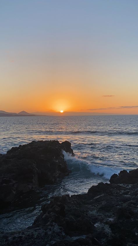 Gran Canaria Aesthetic, Grand Canaria, Golden Hour Photos, Paphos, Dream Destinations, Dream Vacations, Sunrise Sunset, Puerto Rico, Life Is Good